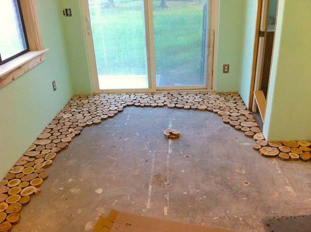 Eles colocam tiras de madeira no chão de cimento… O resultado? Incrivelmente fantástico!