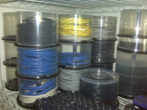 cd-spindles-cases-as-holder-for-cables