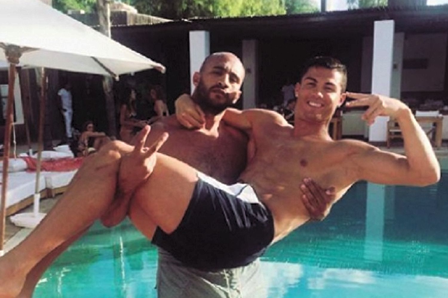 Escândalo! Media Francesa e Inglesa afirmam que Cristiano Ronaldo é gay!!