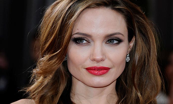 A cura do cancro de Angelina Jolie foi descoberta e poderá salvar milhares de vidas!