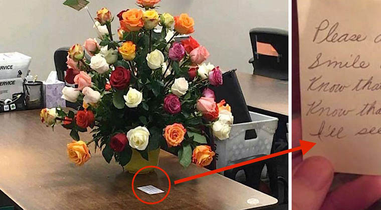 Esta mulher recebeu um ramo de flores no trabalho… Ao ler o bilhete, os colegas não queriam acreditar…