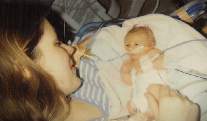 A mãe preparava-se para enterrar o seu pequeno bebé… 13 anos depois? Até os médicos ficaram de boca aberta ao verem como está hoje!