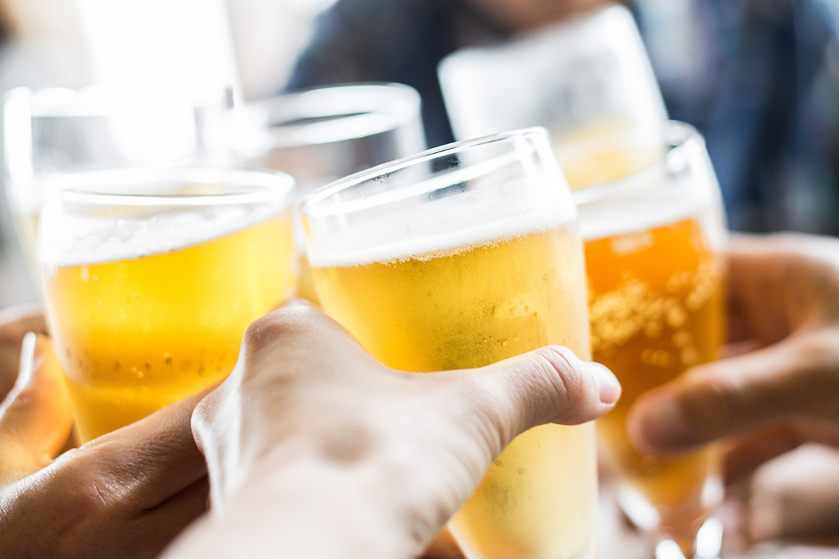 Especialistas dizem que é impossível haver cerveja sem álcool