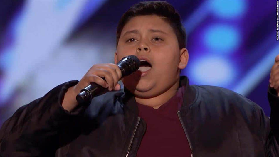 Luke de 12 anos encantou todos com a sua voz fantástica no America’s Got Talent