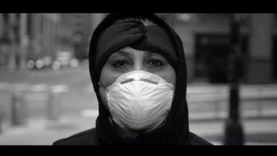 Português cria videoclip viral sobre isolamento social ao som de “The Sound of Silence”